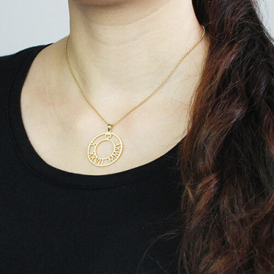 18CT Gold Roman Numeral Disc Necklace