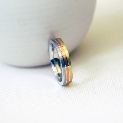 18CT Gold Striped Wedding Ring