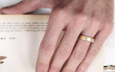 Crafting Forever: The 18CT Gold Brushed Pillow Wedding Ring