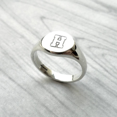 Round InitialSignet Solid Gold Ring