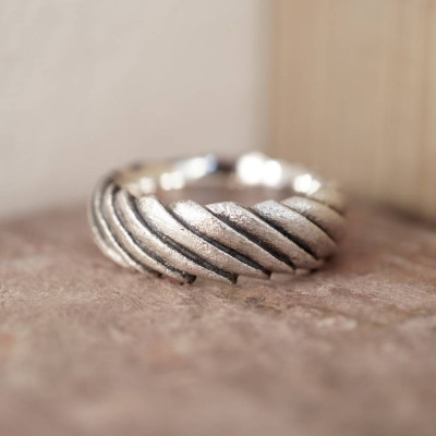 Shell Solid White Gold Ring
