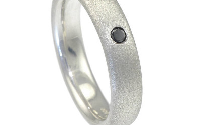 Crafting the Mens Black Diamond Gold Ring: A Masterpiece Unveiled