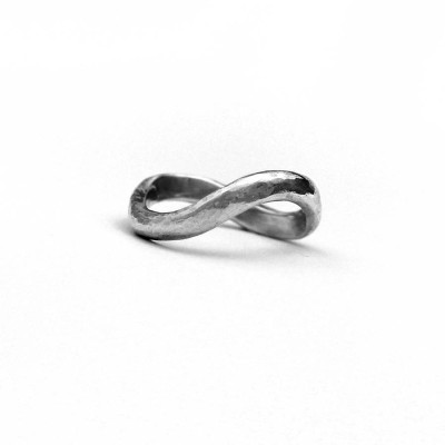 18CT Gold Infinity Wedding Ring