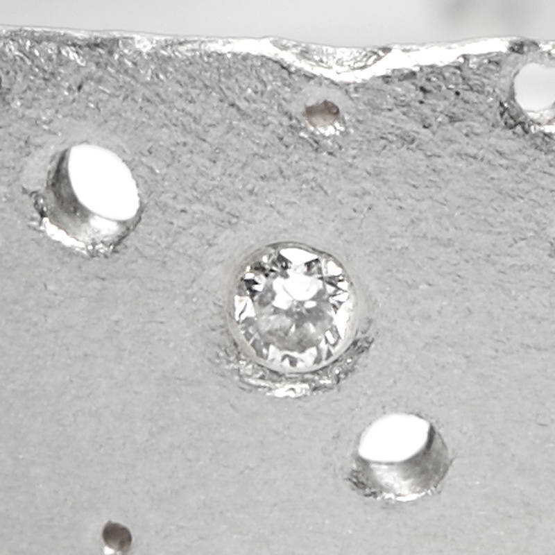 18CT Solid White Gold Ring With Diamonds