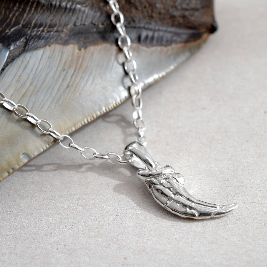 18CT White Gold Raptor Claw Pendant